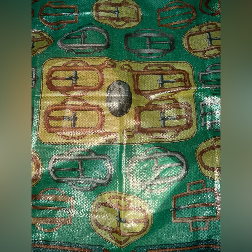 😍💕limited edition Hermès Carrer Glitter square  Silk Scarf W Orig Box &receipt - Picture 8 of 10